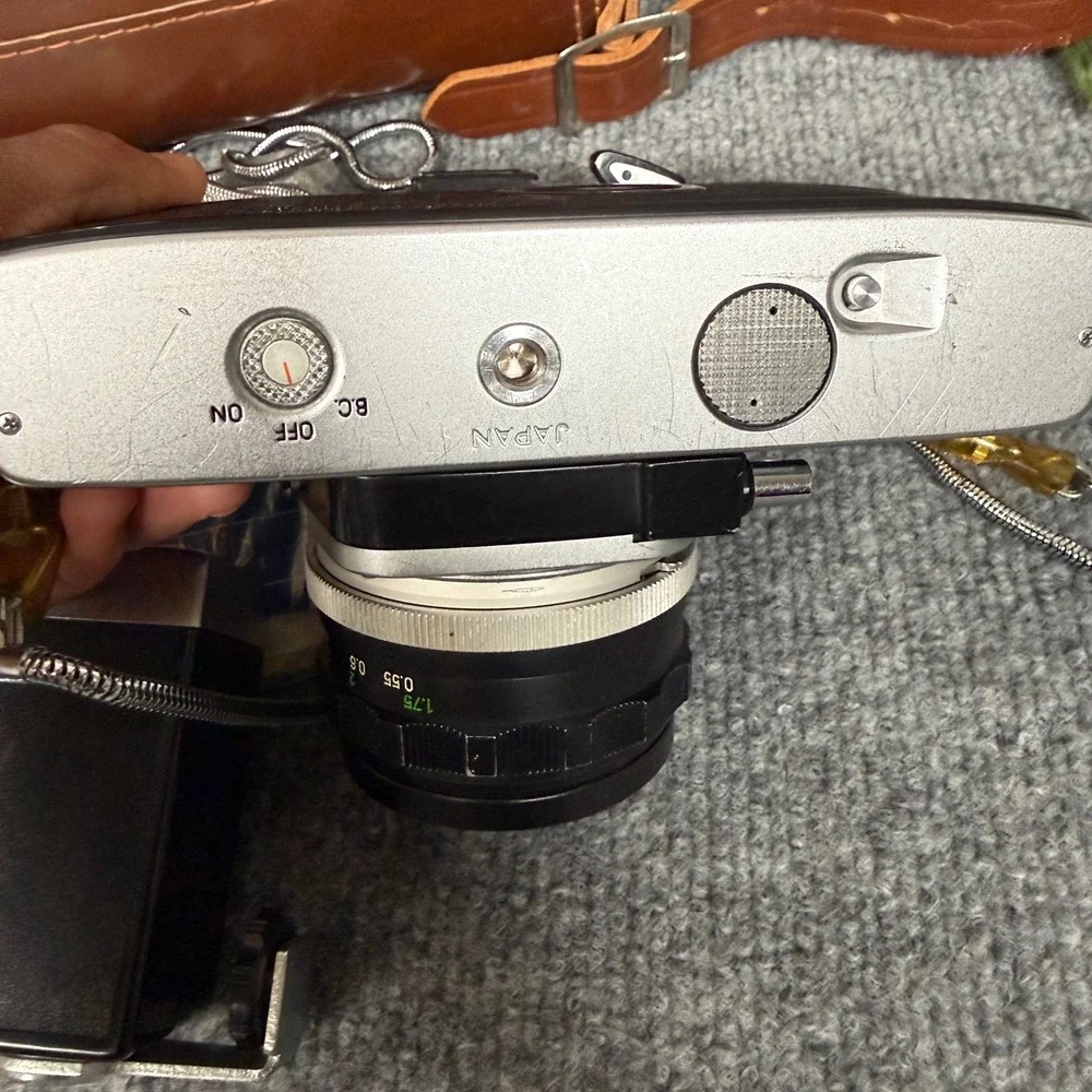 Minolta SR-T 102 Film Camera Black F:55M With Leather Bag 9.5X9X7 Japan